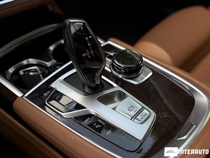 BMW 740e 2016 — Миниатюра 15