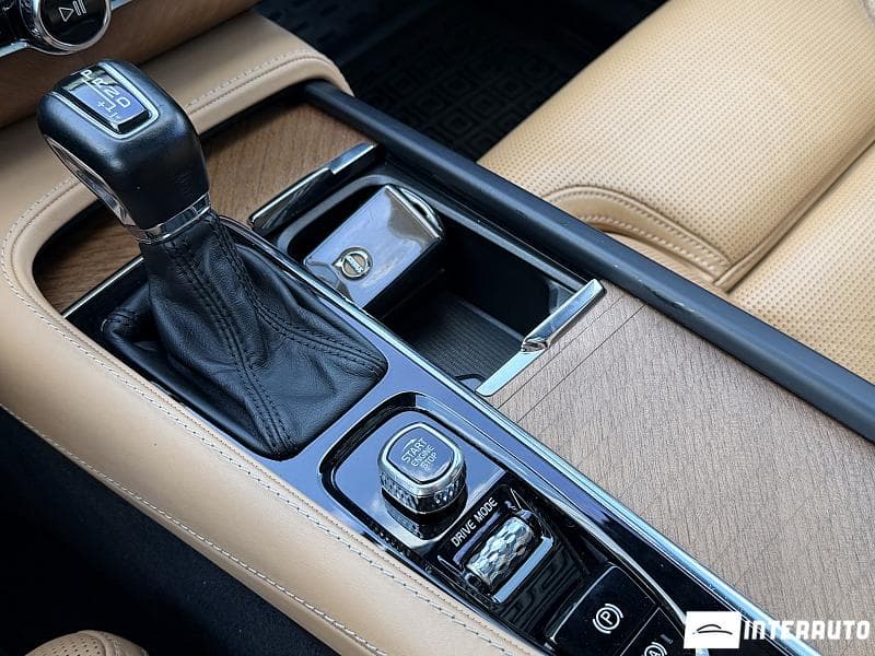 Volvo XC 90 2018 — Миниатюра 16