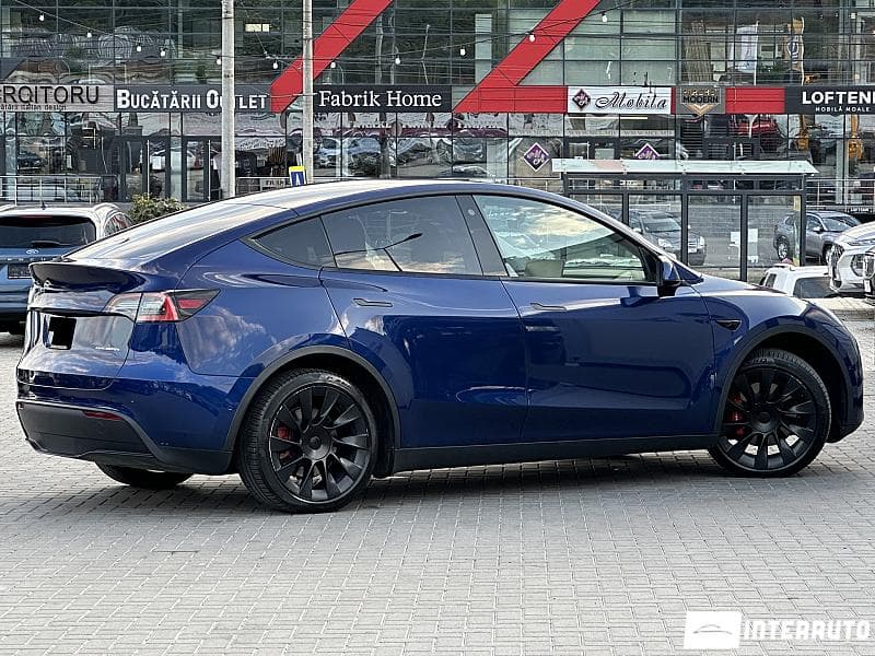2021 Tesla Model Y — Miniatură 3