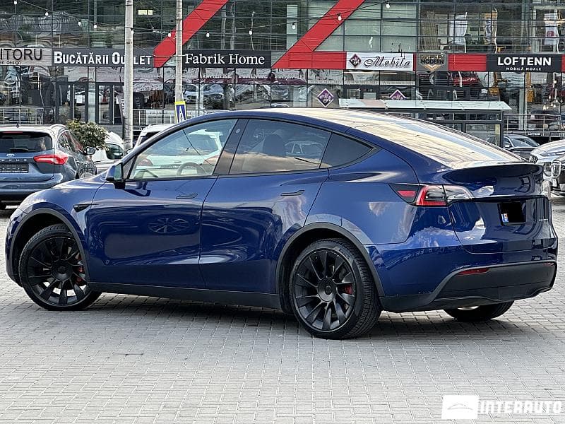 2021 Tesla Model Y — Miniatură 4