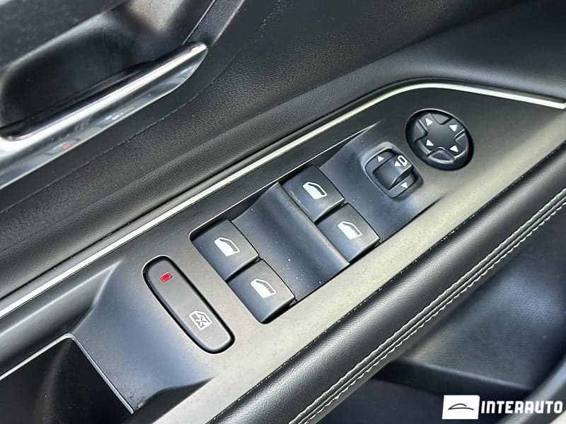 Peugeot 3008 2018 — Миниатюра 17