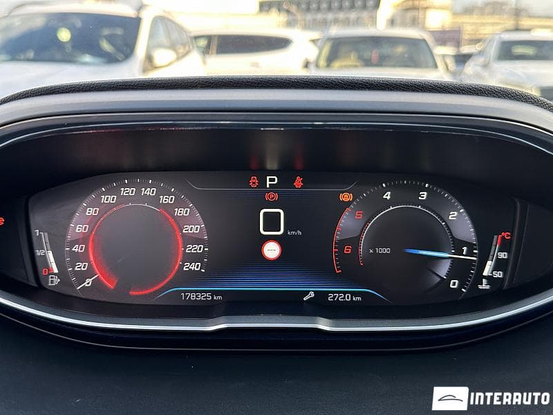 Peugeot 3008 2018 — Миниатюра 8