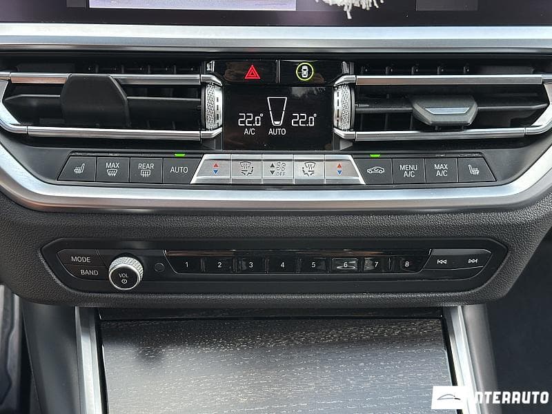 BMW 330 2019 — Миниатюра 10