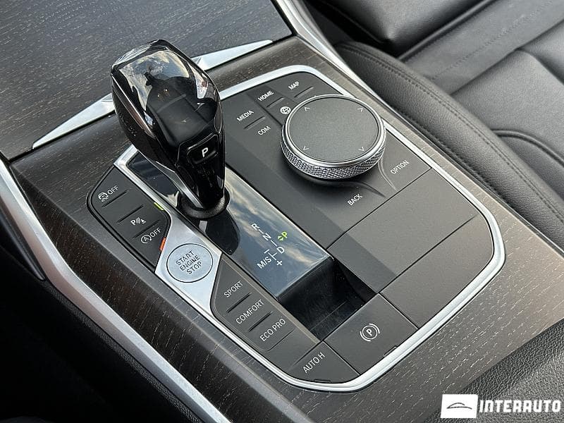 BMW 330 2019 — Миниатюра 11