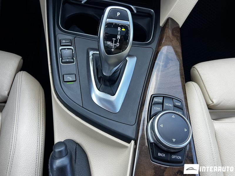 2016 BMW 330 — Miniatură 11