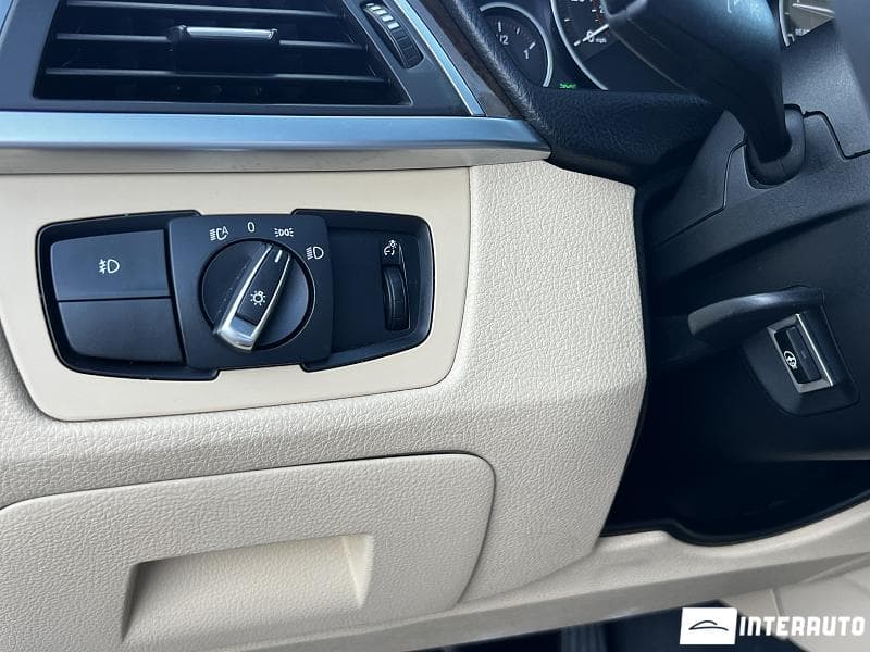 2016 BMW 330 — Miniatură 14