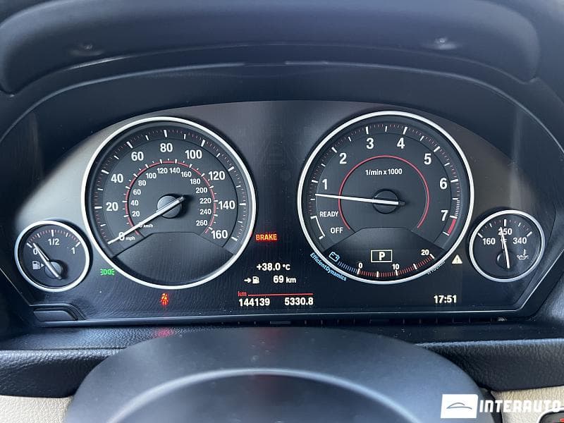 2016 BMW 330 — Miniatură 8