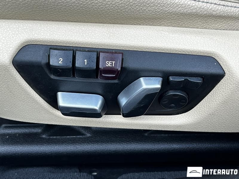 2016 BMW 330 — Miniatură 13