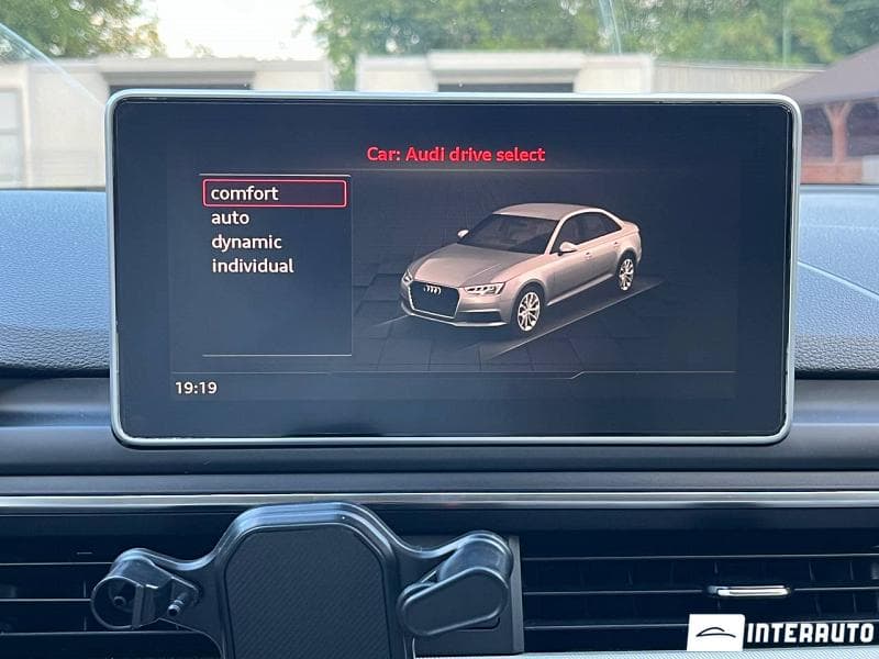 Audi A4 2018 — Миниатюра 12