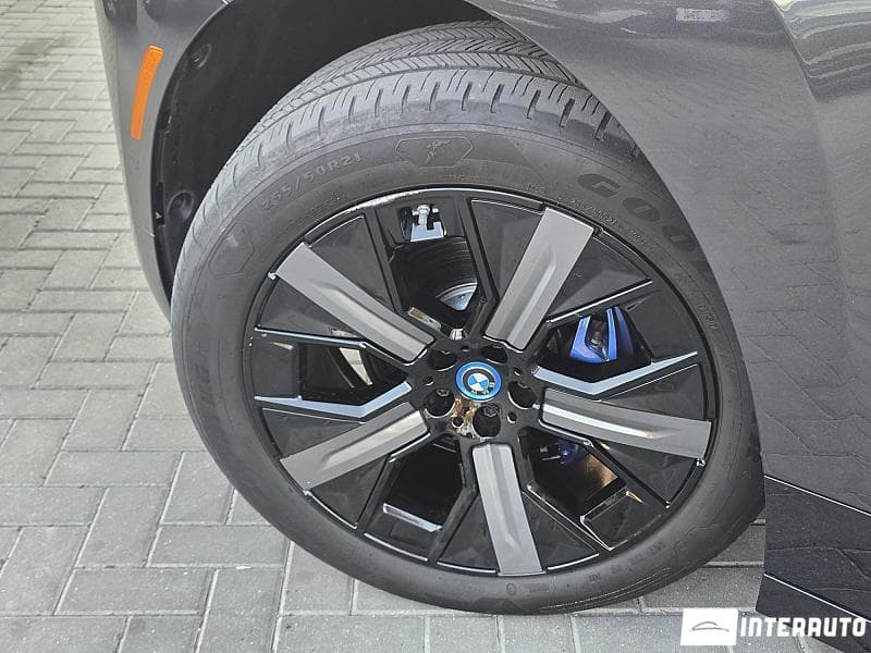 BMW iX xDrive50 2024 — Миниатюра 25