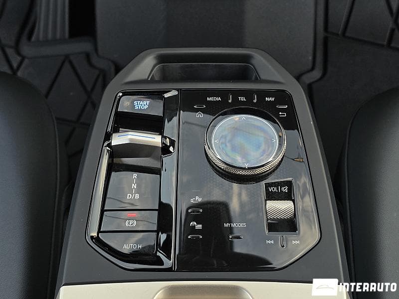 BMW iX xDrive50 2024 — Миниатюра 14