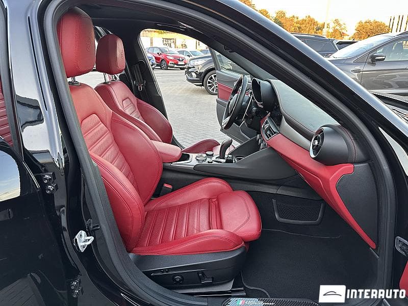 Alfa Romeo Giulia 2021 — Миниатюра 12