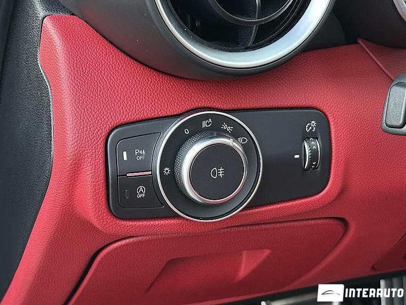 Alfa Romeo Giulia 2021 — Миниатюра 20