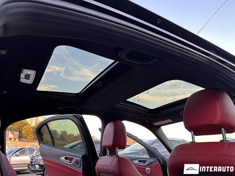 Alfa Romeo Giulia 2021 — Миниатюра 14