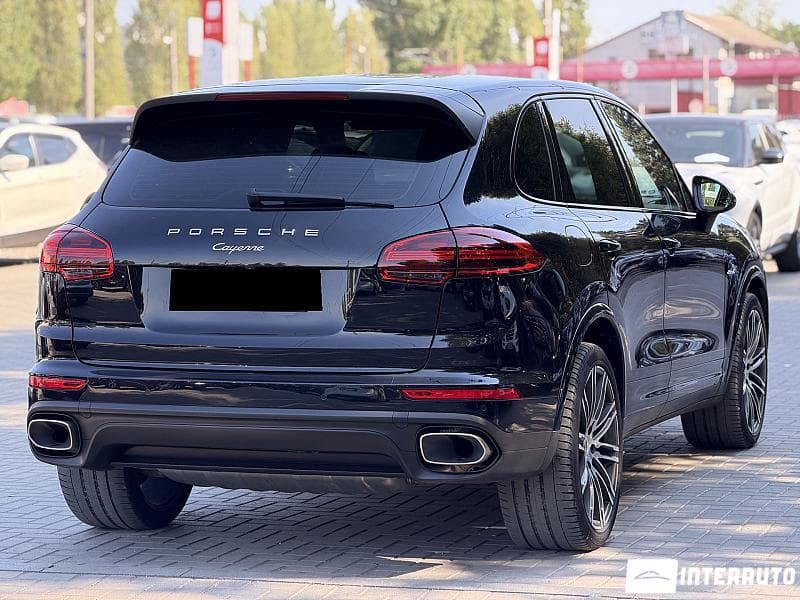 Porsche Cayenne 2016 — Миниатюра 2