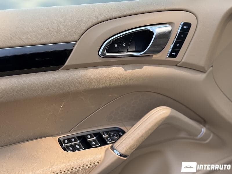 Porsche Cayenne 2016 — Миниатюра 6