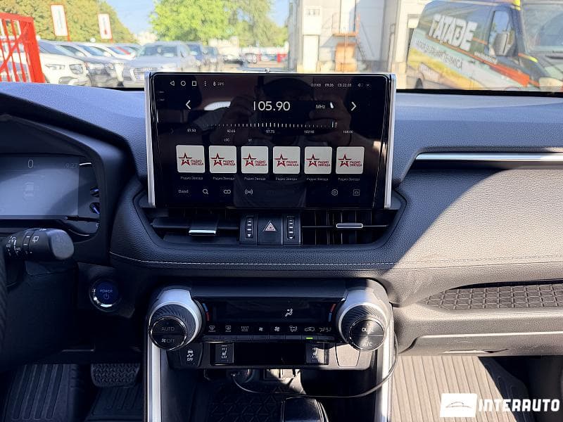 Toyota Rav-4 2018 — Миниатюра 11
