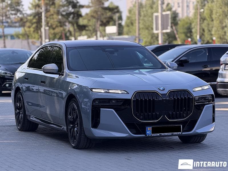 BMW 760 2022 — Миниатюра 3