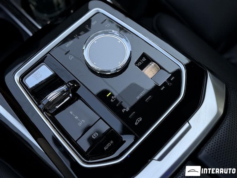 BMW 760 2022 — Миниатюра 17