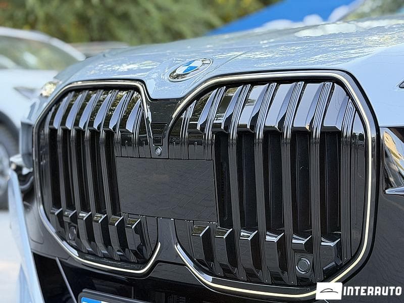 BMW 760 2022 — Миниатюра 5