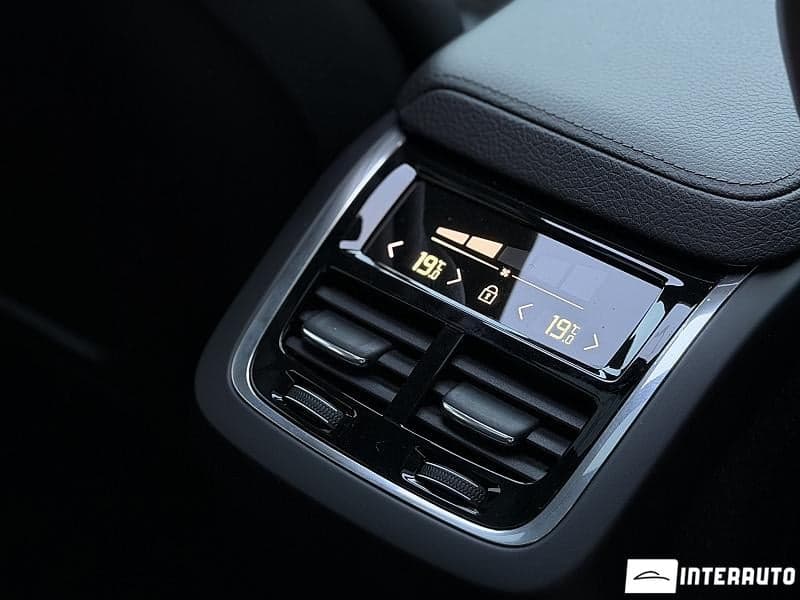Volvo XC 60 2019 — Миниатюра 23