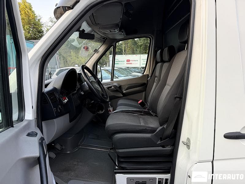 Volkswagen Crafter 2012 — Миниатюра 5
