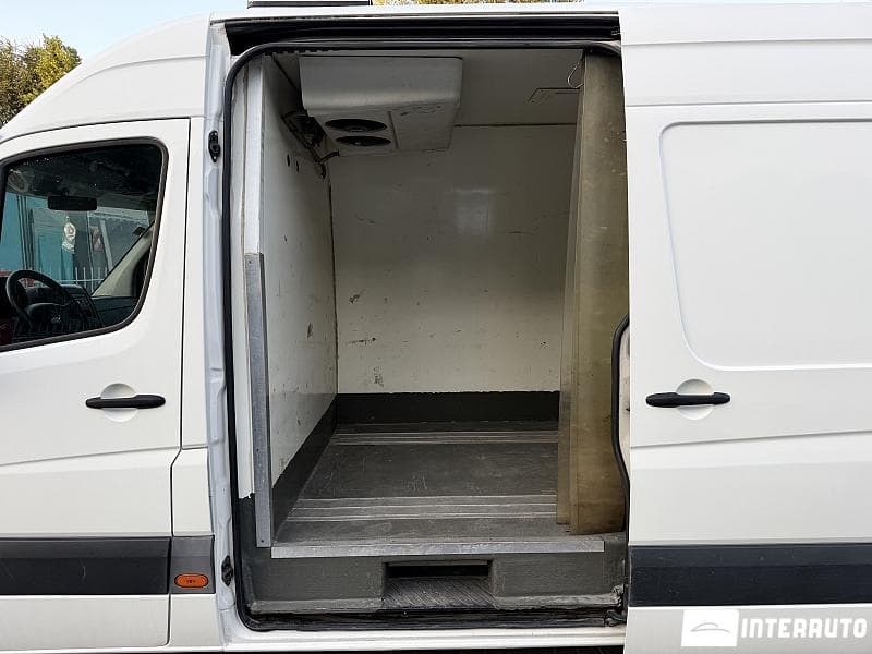 Volkswagen Crafter 2012 — Миниатюра 6