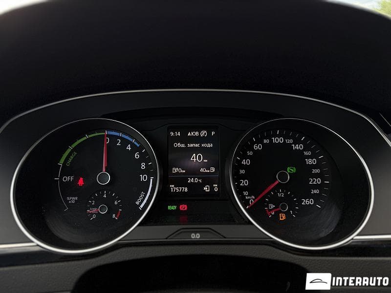 Volkswagen Passat GTE 2017 — Миниатюра 11