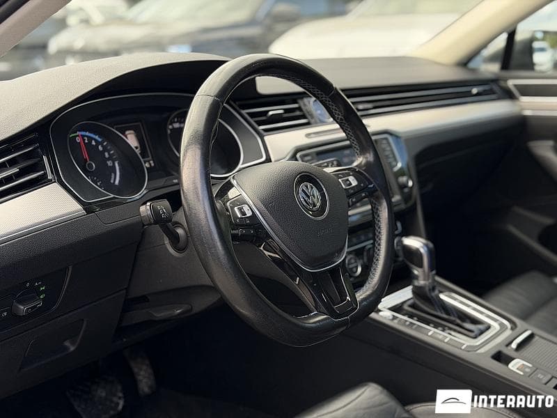 Volkswagen Passat GTE 2017 — Миниатюра 8