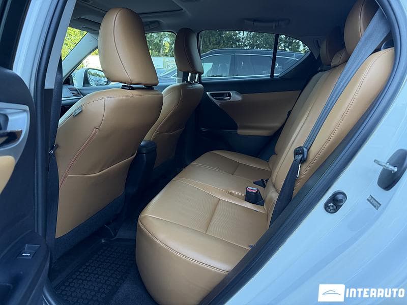 Lexus CT 200h 2011 — Миниатюра 7