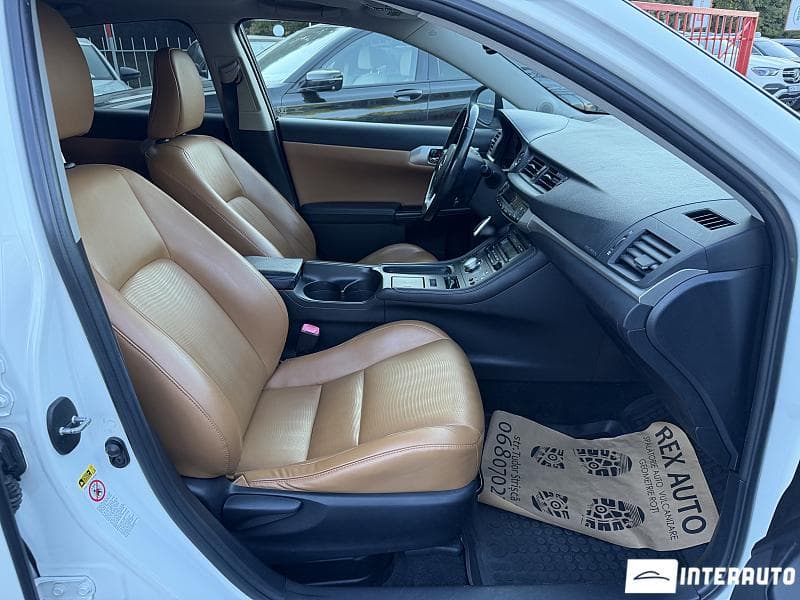 Lexus CT 200h 2011 — Миниатюра 6
