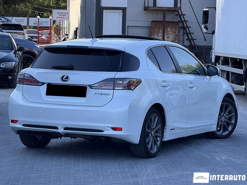 Lexus CT 200h 2011 — Миниатюра 2