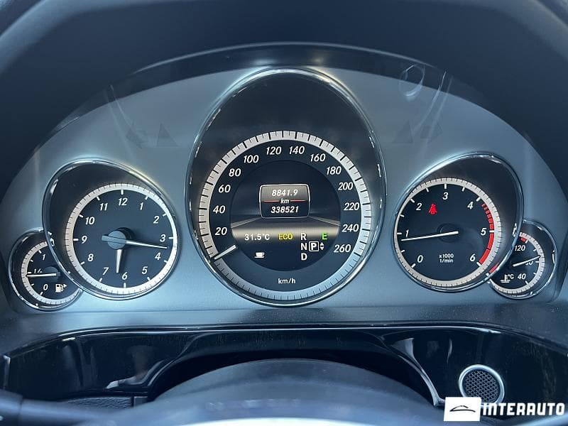 Mercedes E 220 2012 — Миниатюра 11