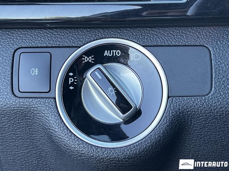 Mercedes E 220 2012 — Миниатюра 14