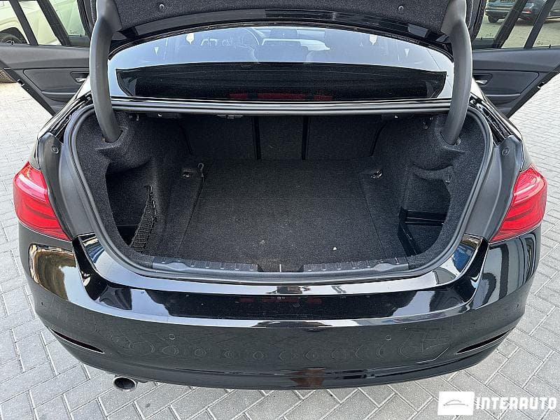 BMW 318 2018 — Миниатюра 18