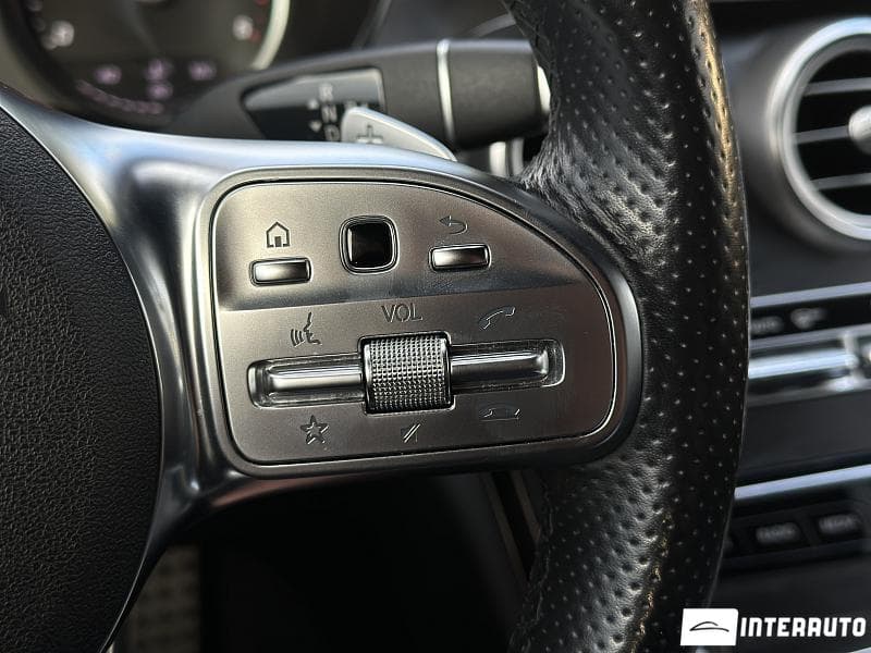 Mercedes C 220 2018 — Миниатюра 14