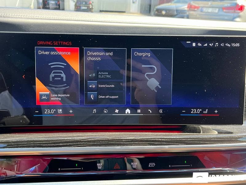 BMW 750e XDrive 2023 — Миниатюра 12