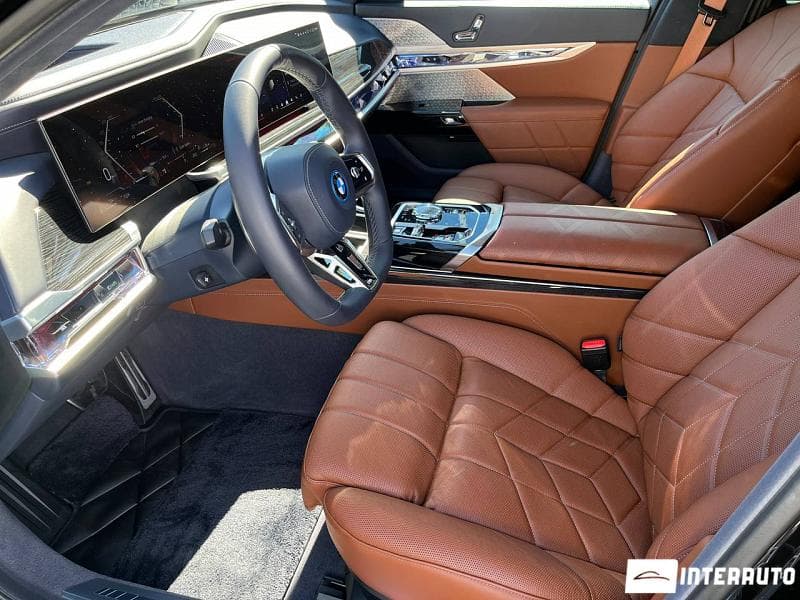 BMW 750e XDrive 2023 — Миниатюра 6