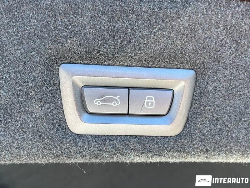 BMW 750e XDrive 2023 — Миниатюра 24