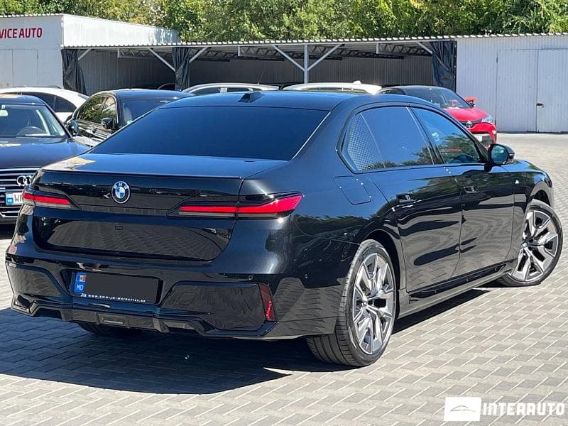 BMW 750e XDrive 2023 — Миниатюра 2