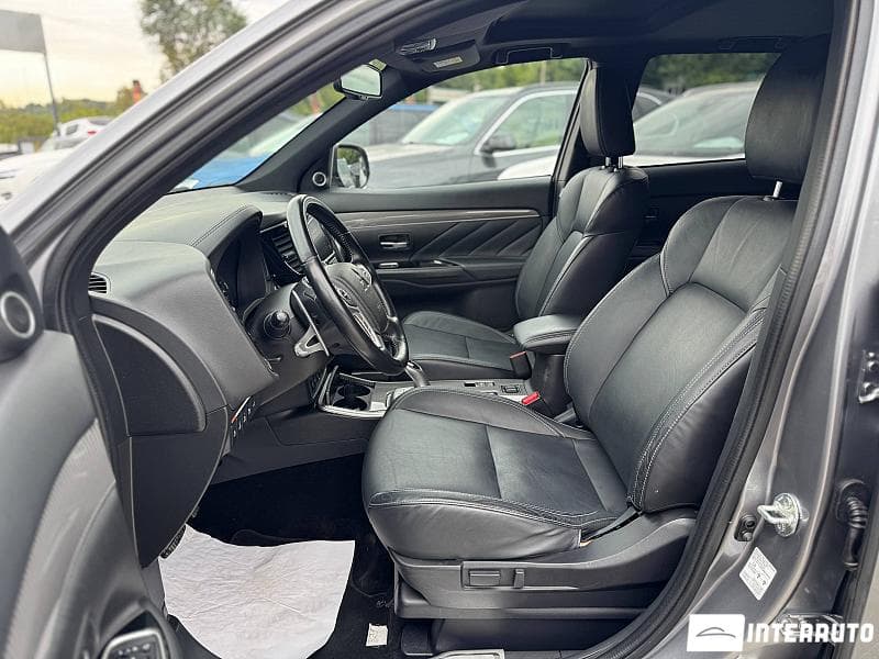 Mitsubishi Outlander 2018 — Миниатюра 5