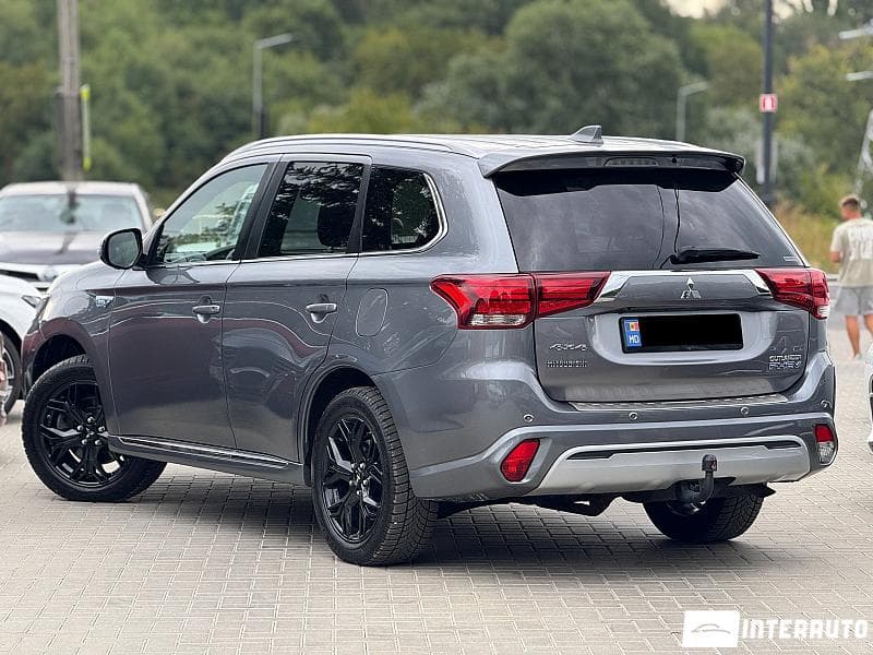 Mitsubishi Outlander 2018 — Миниатюра 4