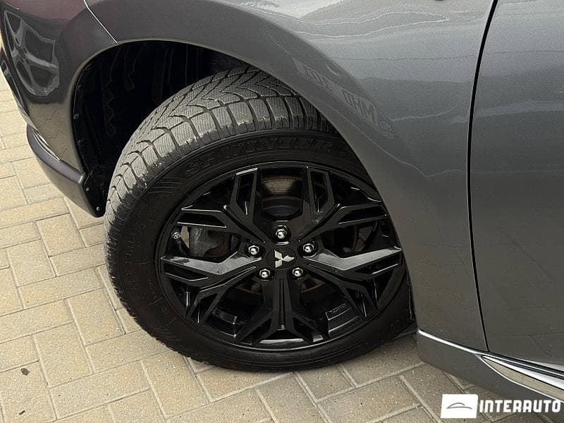Mitsubishi Outlander 2018 — Миниатюра 19