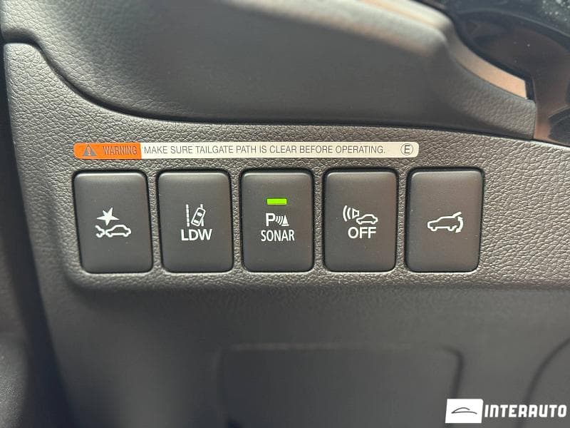 Mitsubishi Outlander 2018 — Миниатюра 18