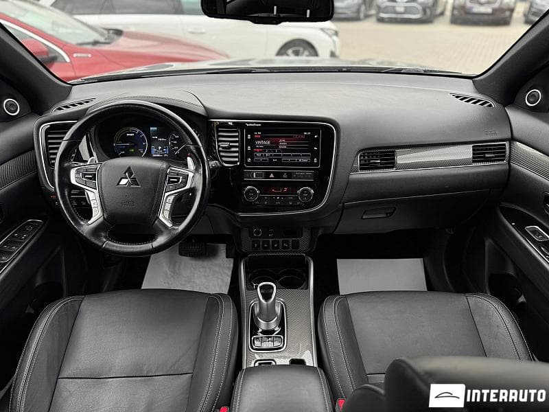 Mitsubishi Outlander 2018 — Миниатюра 6