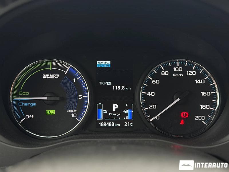 Mitsubishi Outlander 2018 — Миниатюра 8