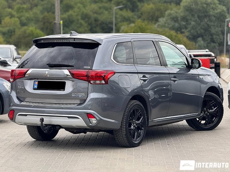 Mitsubishi Outlander 2018 — Миниатюра 3