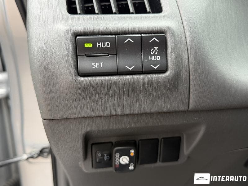 Toyota Prius Plus / V 2013 — Миниатюра 9