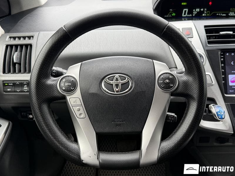 Toyota Prius Plus / V 2013 — Миниатюра 12