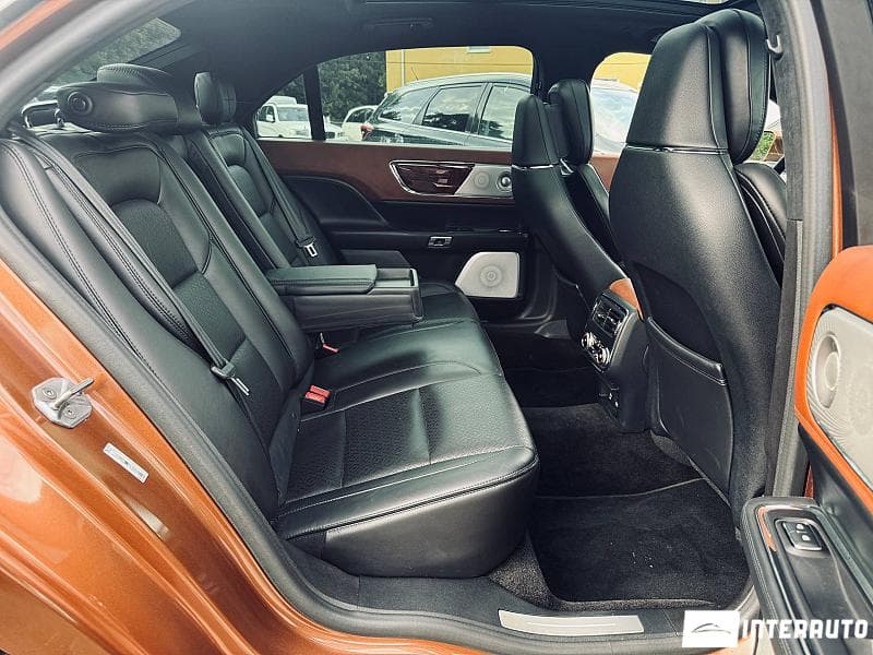 Lincoln Continental 2018 — Миниатюра 15